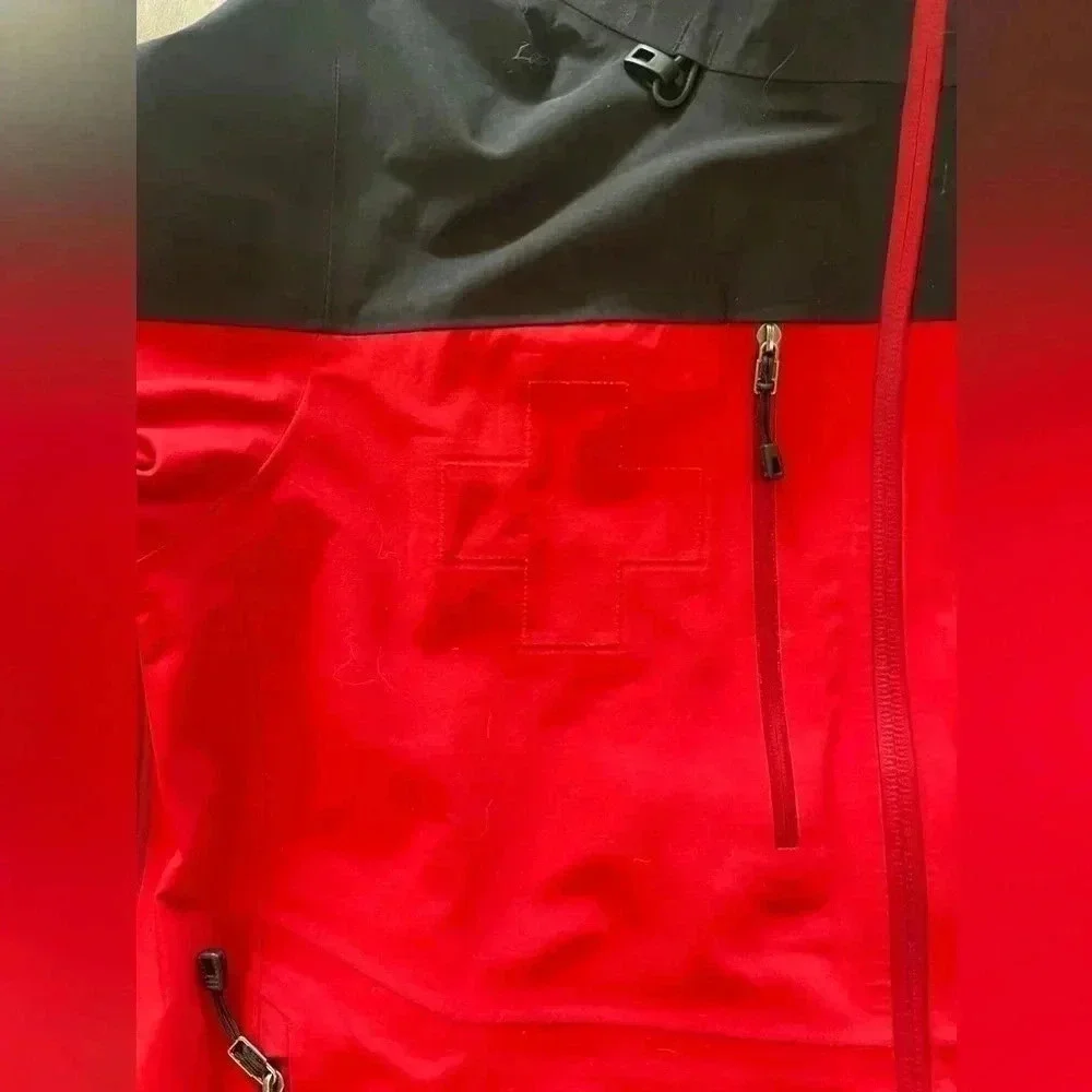 Patagonia medic jacket red and black goretex - Picture 9 of 16